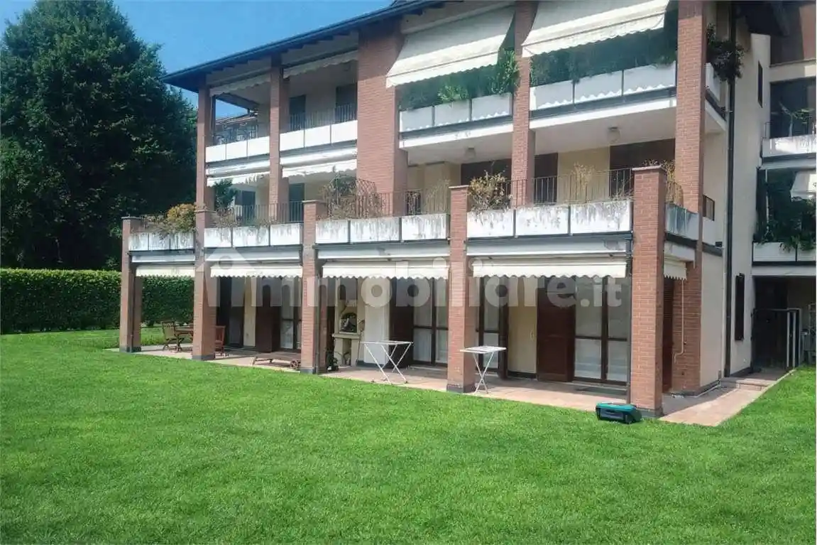 Appartamento in vendita a Comerio