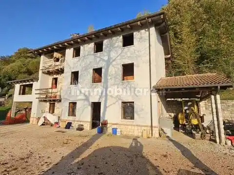 Villa in vendita a Valli del Pasubio