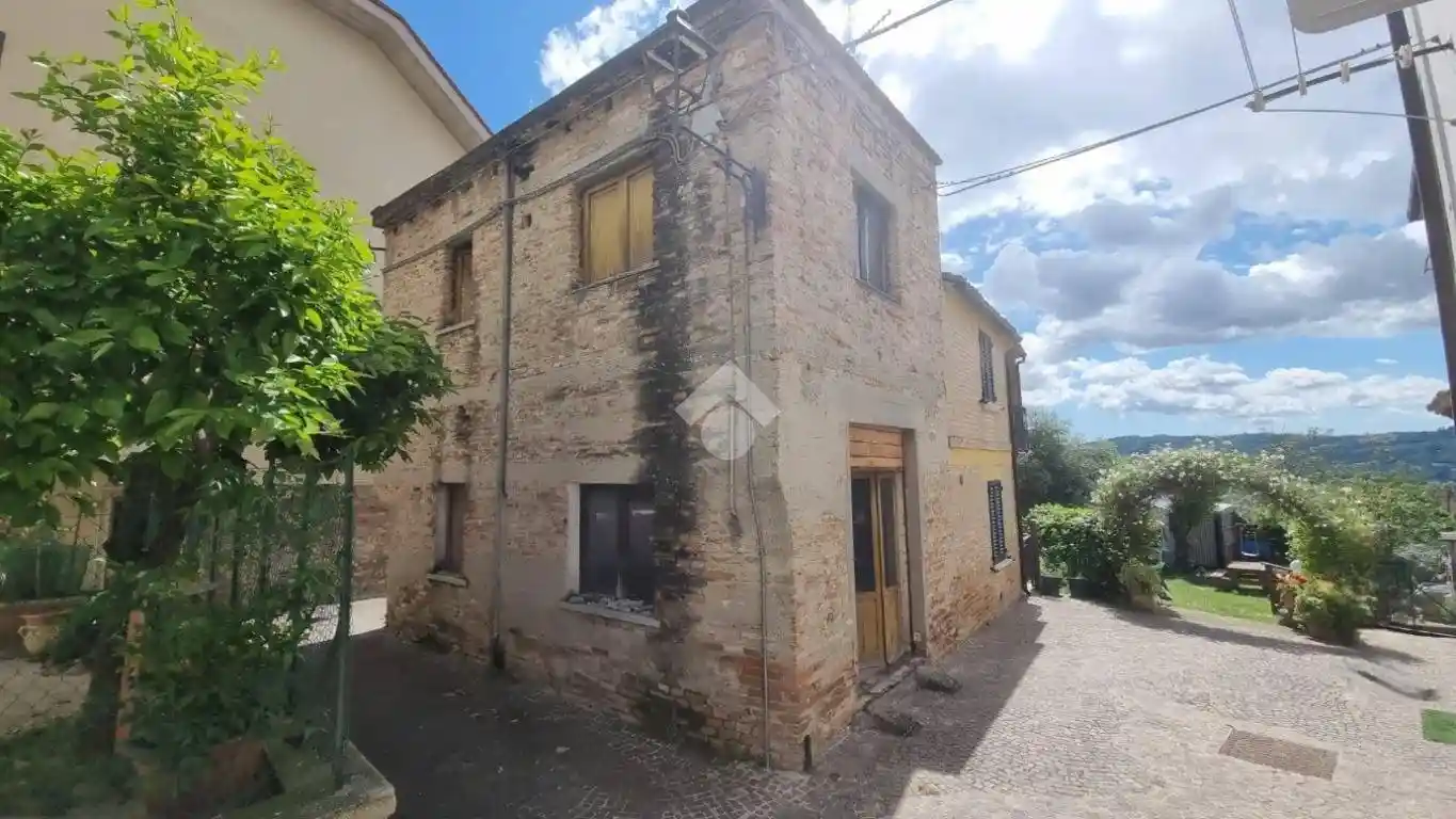 Casa indipendente in vendita a Castel di Lama