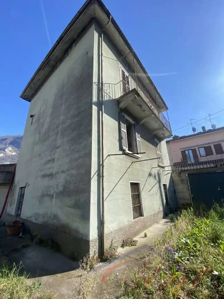 Villa in vendita a Vercurago