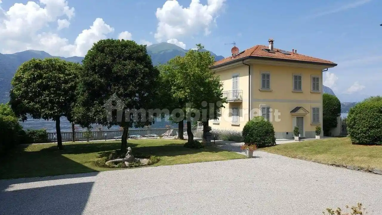 Villa in vendita a Lezzeno