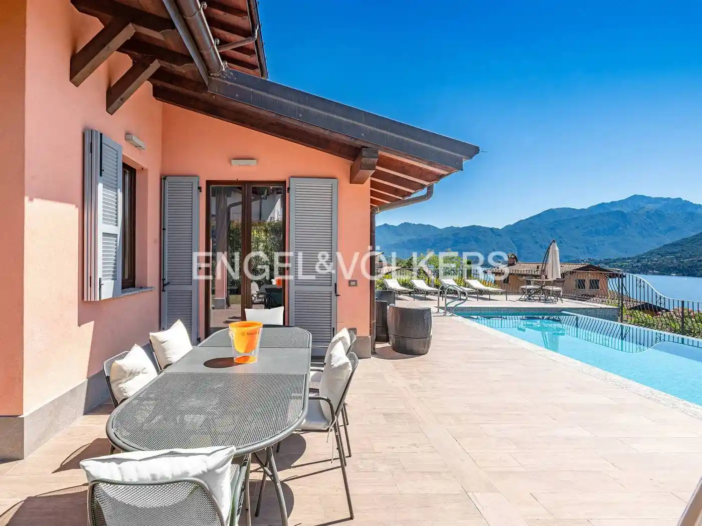 Villa in vendita a Tremezzina