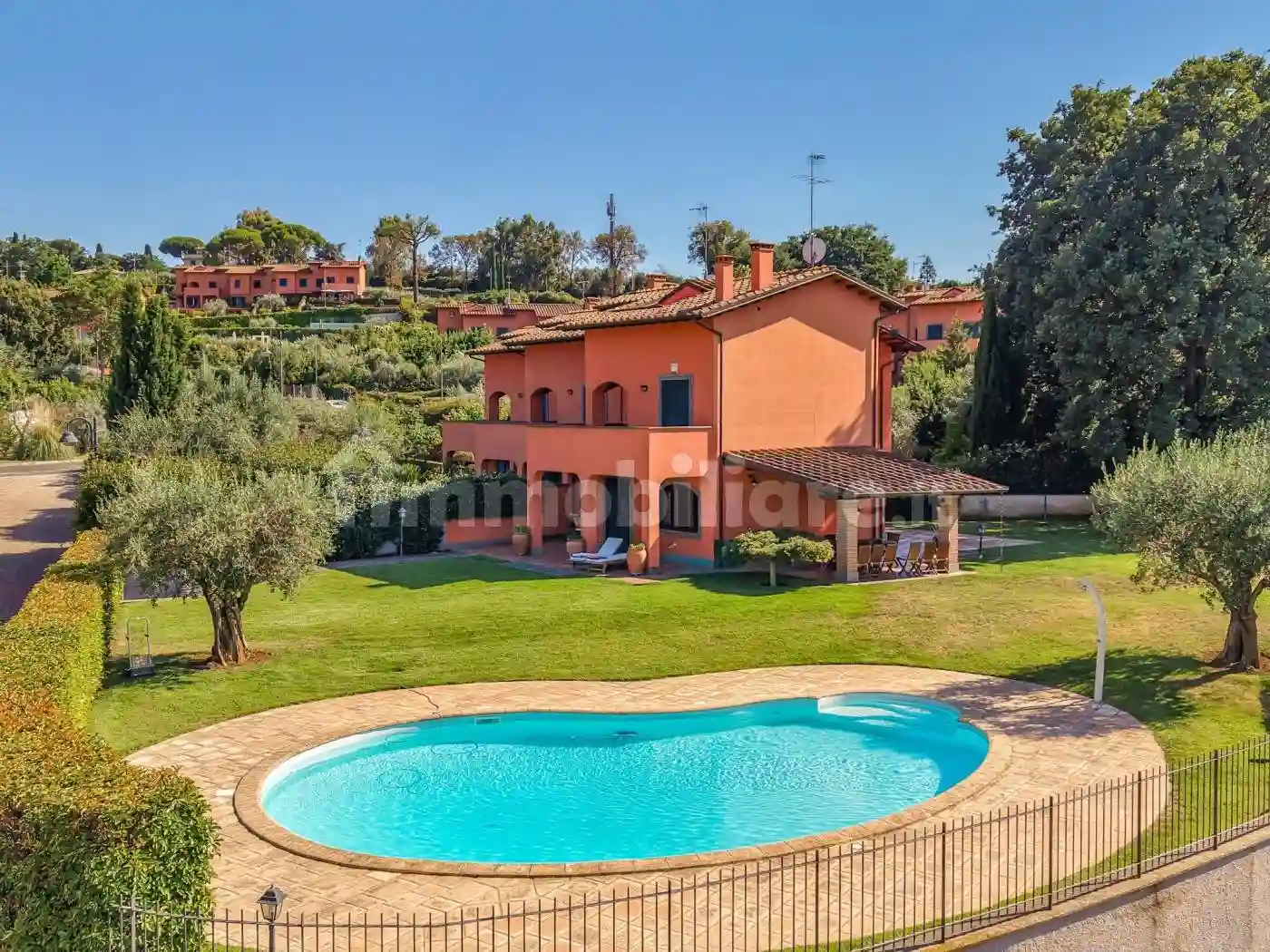 Villa - foto 2