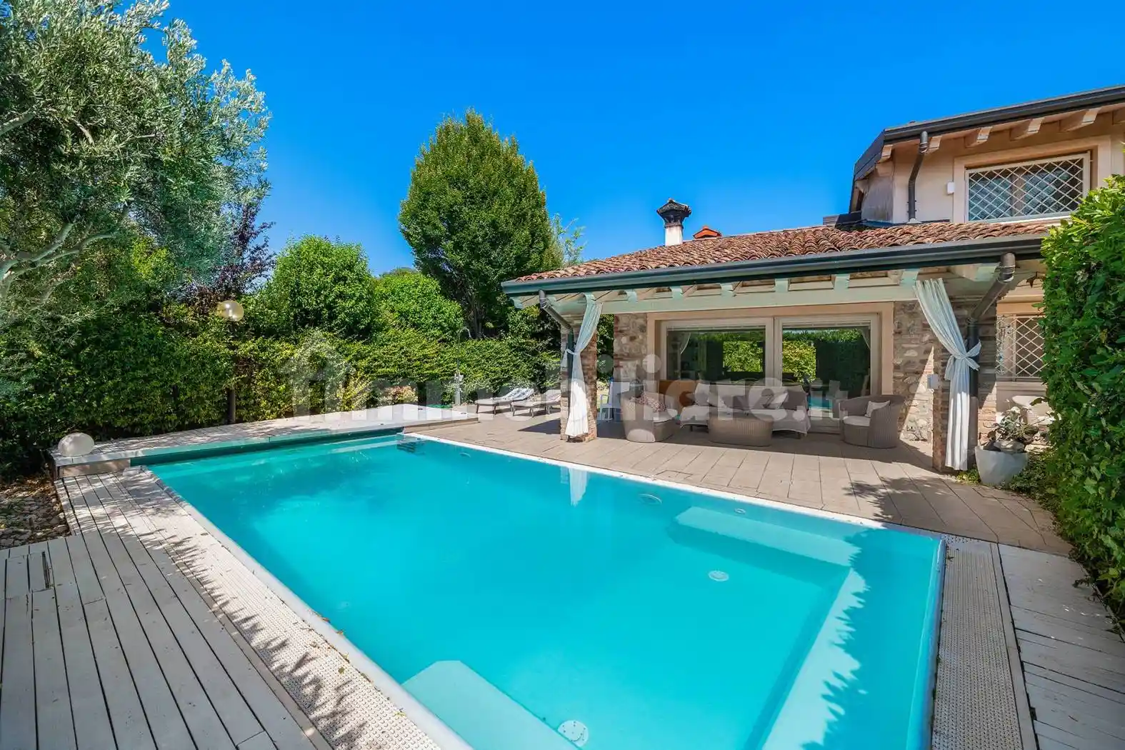 Villa in vendita a Lonato del Garda