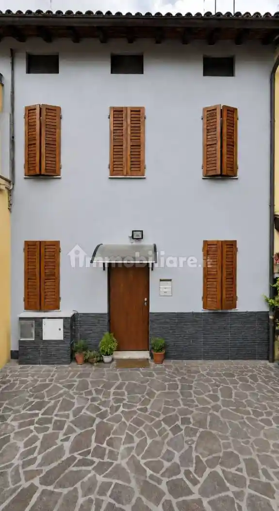 Casa indipendente in vendita a Modena