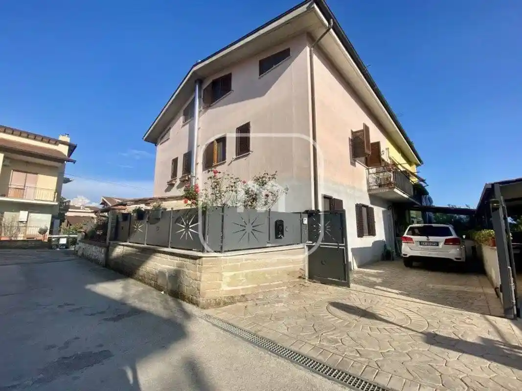 Villa in vendita a Cave