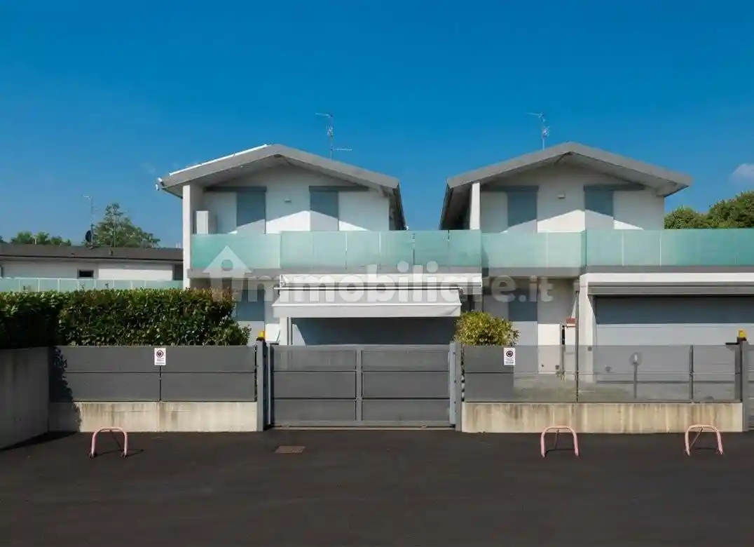 Villa in vendita a Cadorago