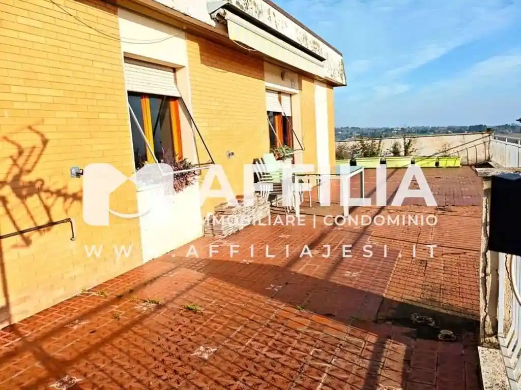 Appartamento in vendita a Jesi