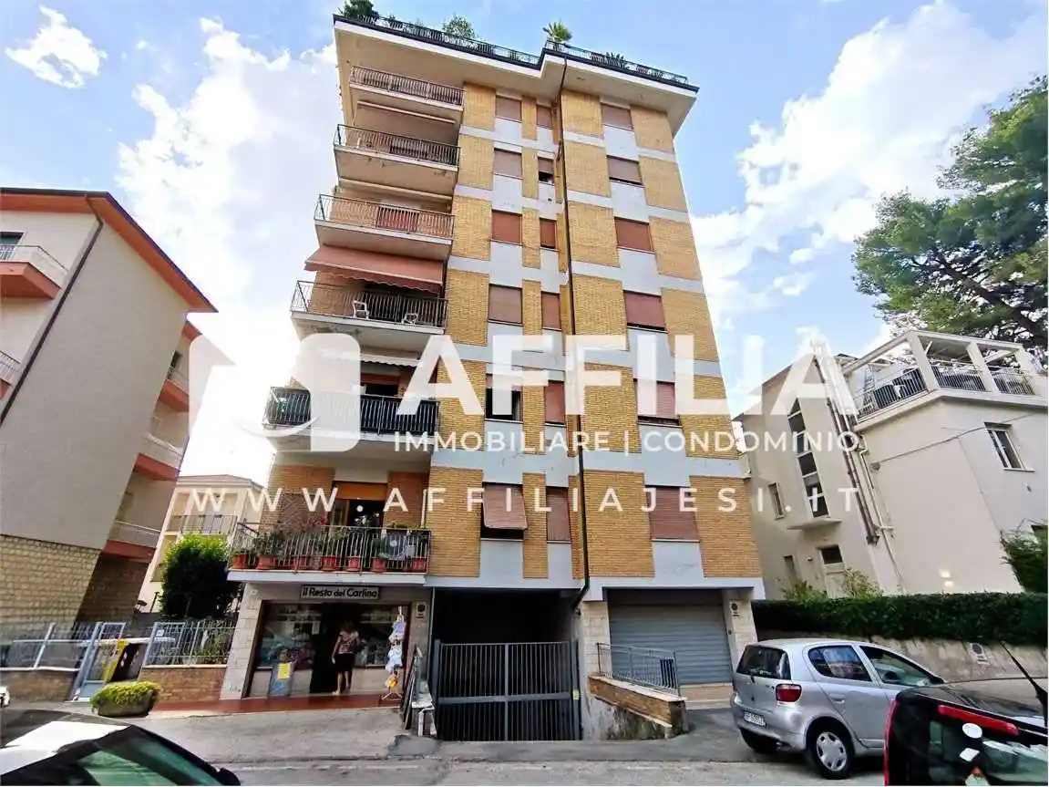 Appartamento in vendita a Jesi