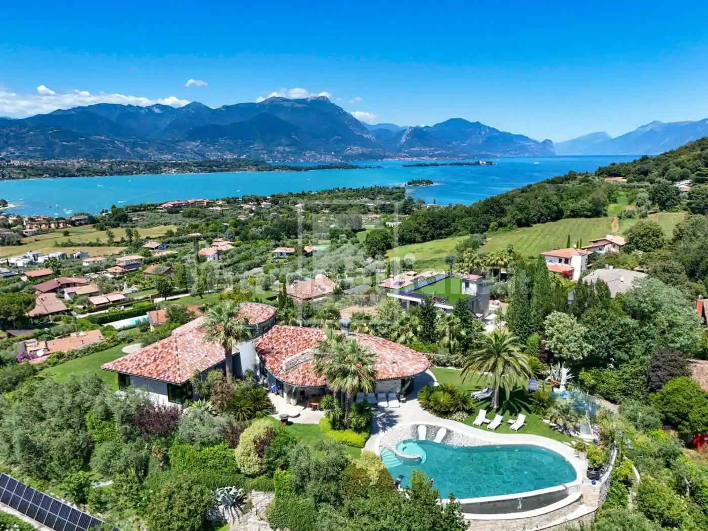 Villa in vendita a Manerba del Garda