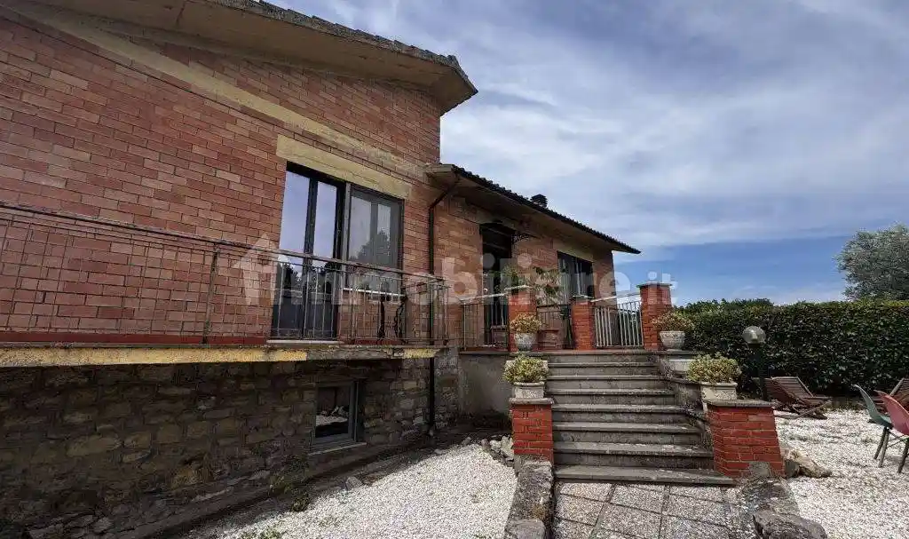 Villa in vendita a Monteleone d'Orvieto