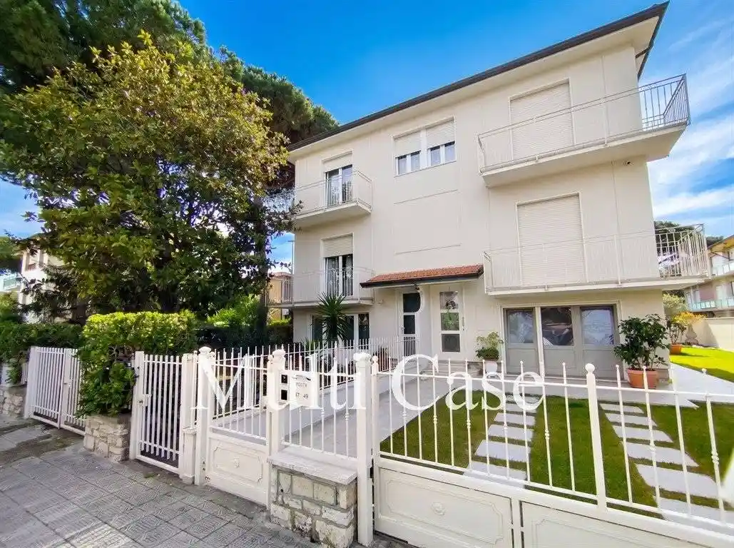 Villa in vendita a Camaiore