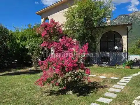 Villa in vendita a Bugnara