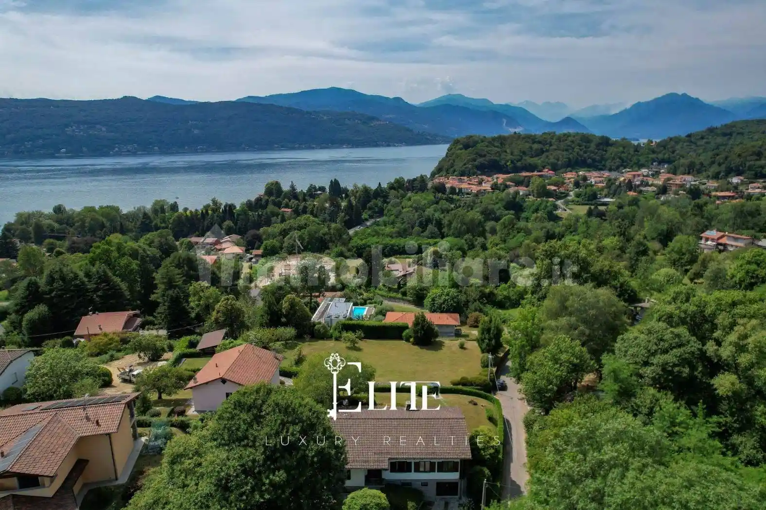 Villa in vendita a Leggiuno