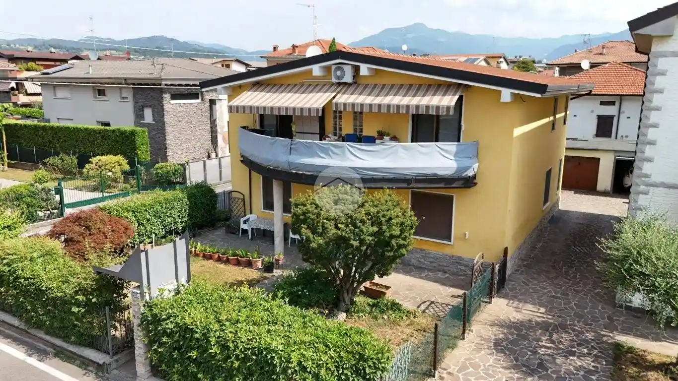 Villa in vendita a Capriolo
