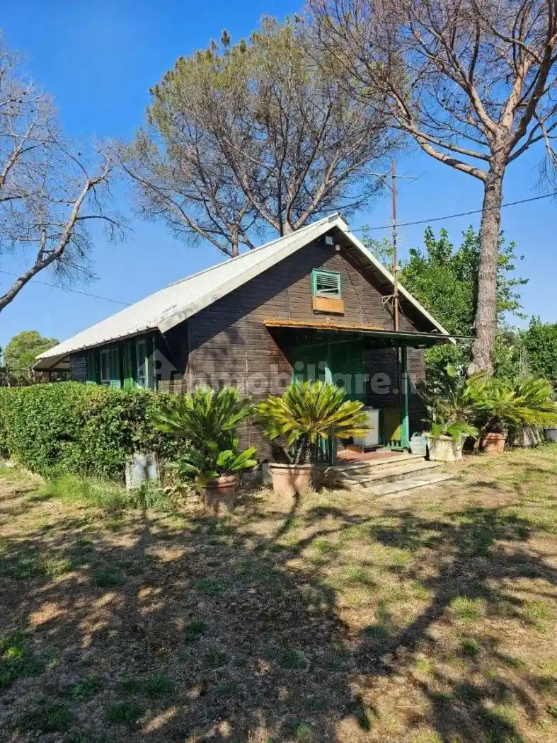 Rustico - Casale in vendita a Latina