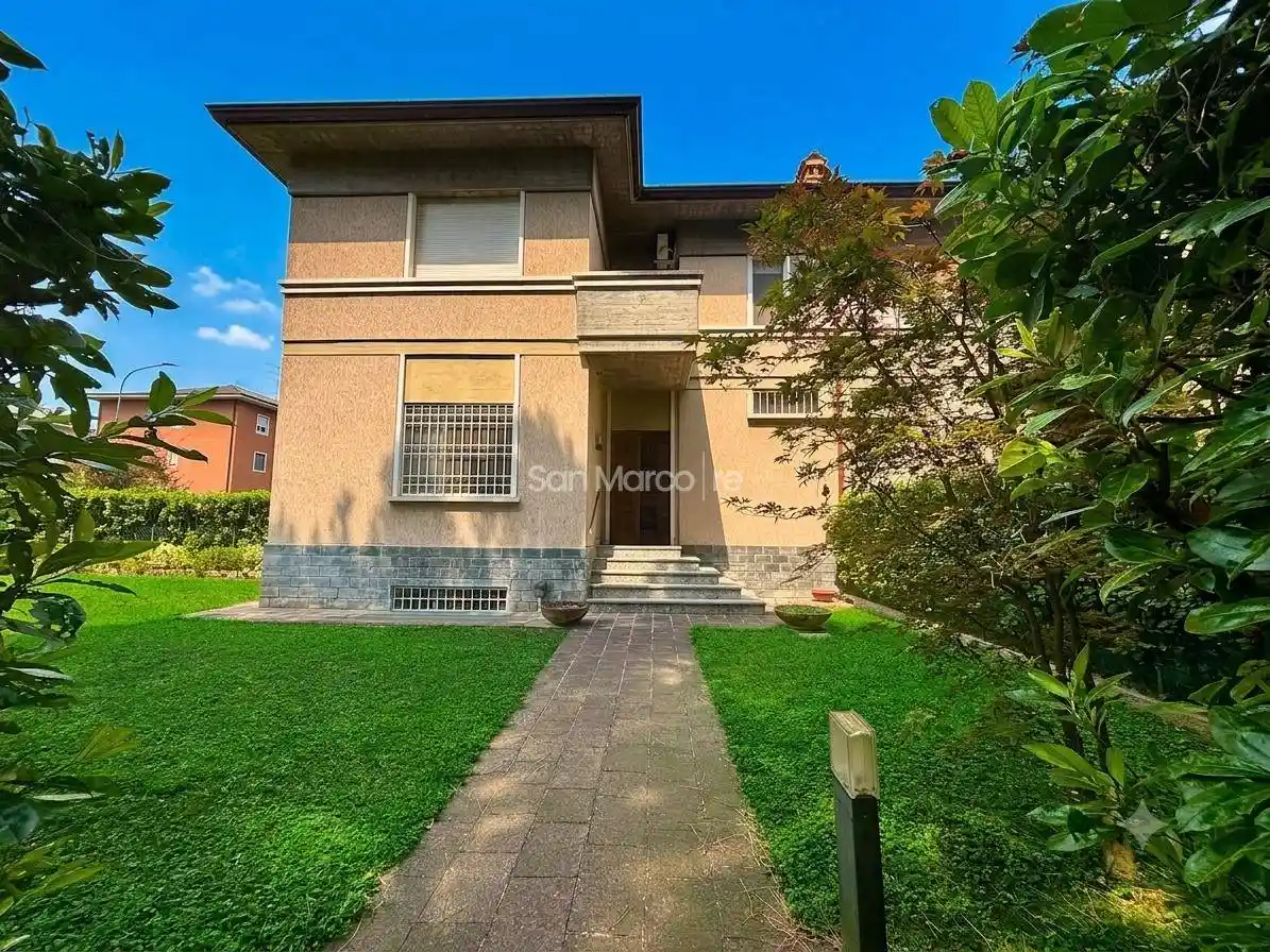 Villa in vendita a Brescia