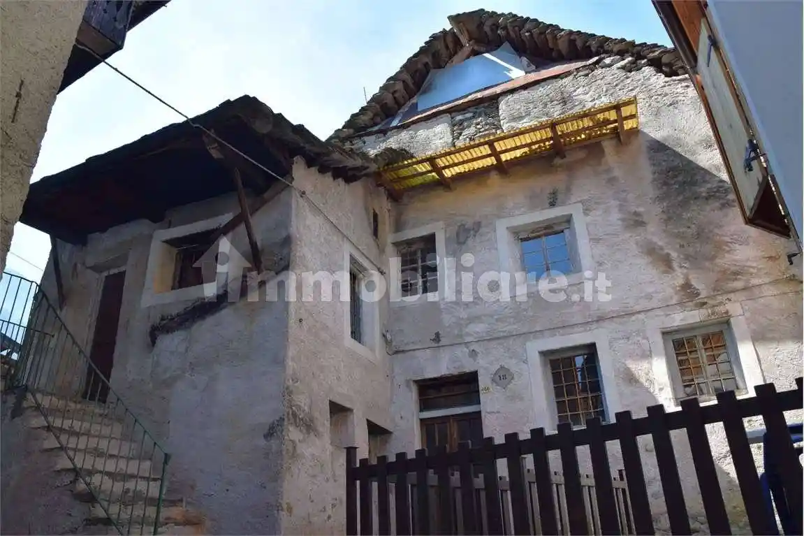 Casa indipendente in vendita a Calasca-Castiglione