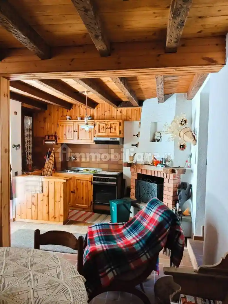 Casa indipendente in vendita a Schignano