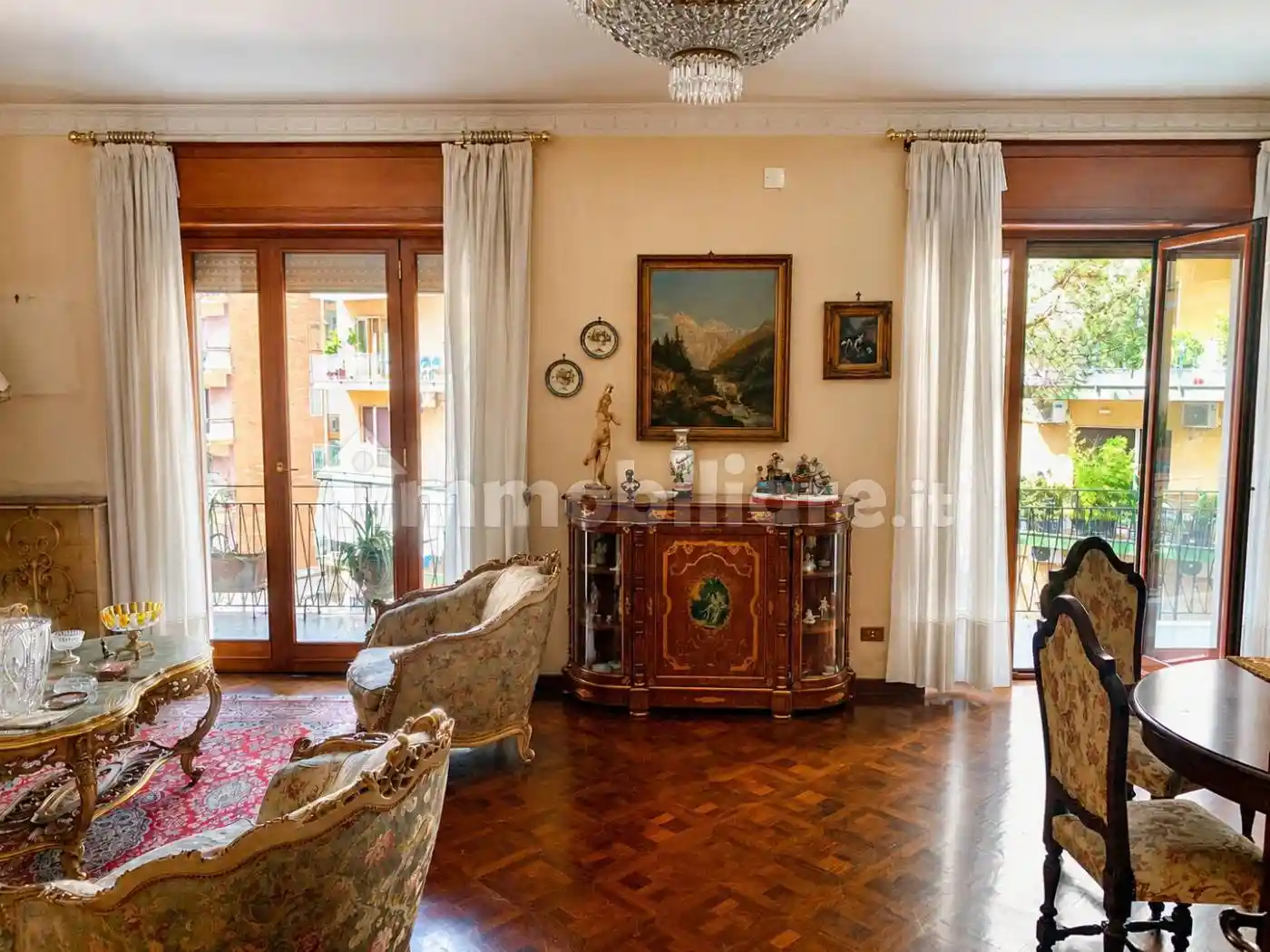Appartamento in vendita a Napoli