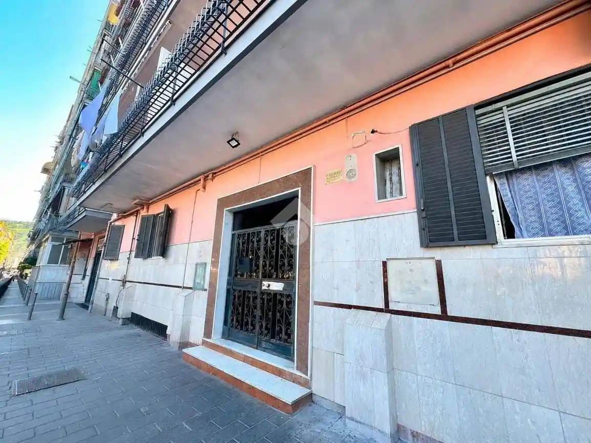 Appartamento in vendita a Napoli