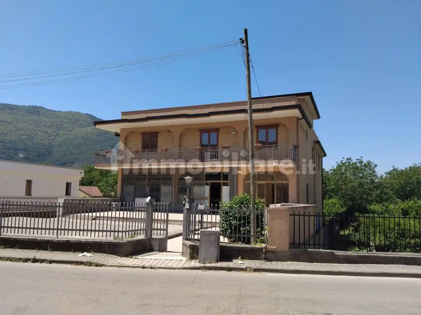 Palazzo - Edificio in vendita a San Felice a Cancello