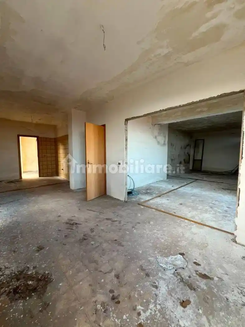 Palazzo - Edificio in vendita a Zafferana Etnea