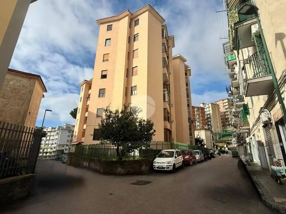 Appartamento in vendita a Napoli