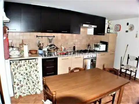 Appartamento in vendita a Pereto