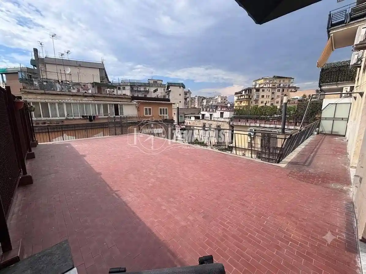 Appartamento in vendita a Napoli