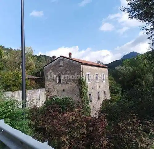 Palazzo - Edificio in vendita a Rocchetta a Volturno