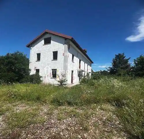 Rustico - Casale in vendita a Novi Ligure