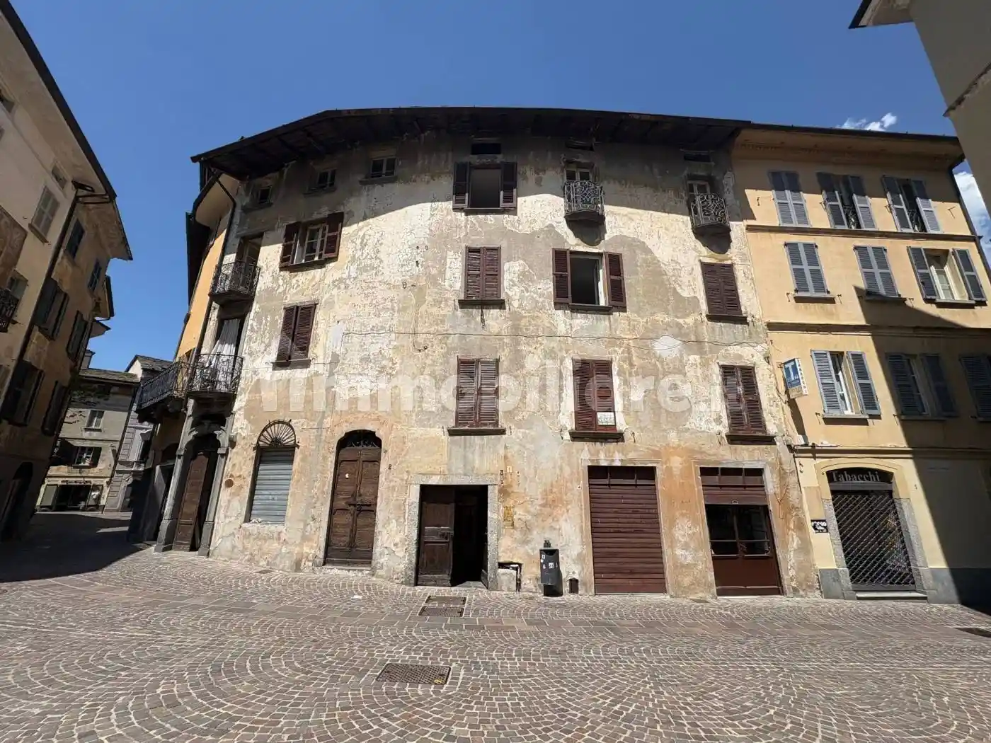 Palazzo - Edificio in vendita a Morbegno