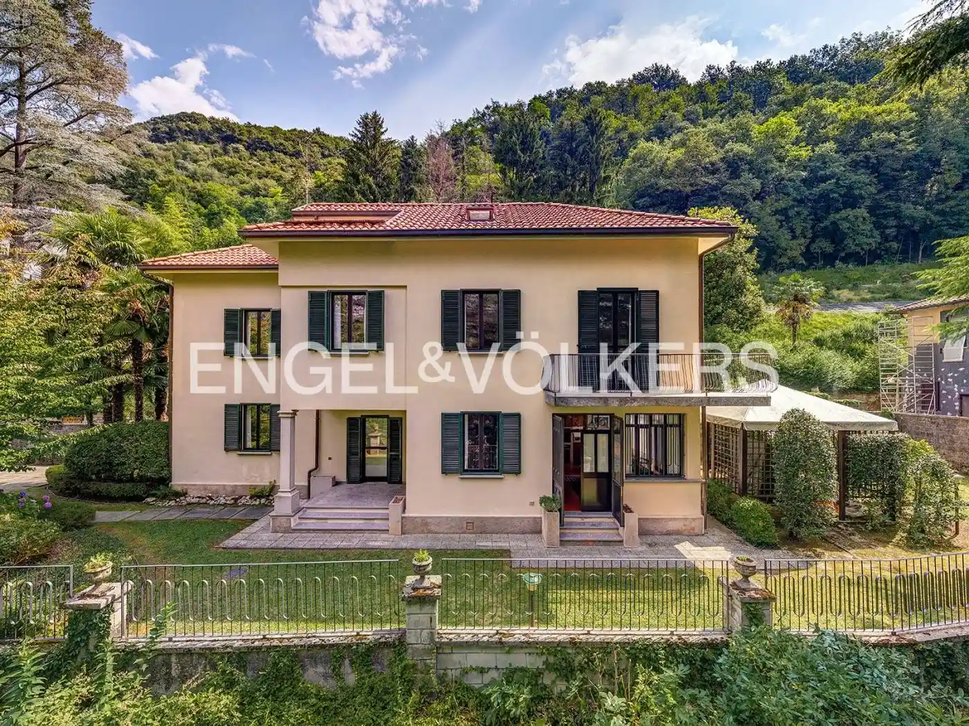 Villa in vendita a Asso