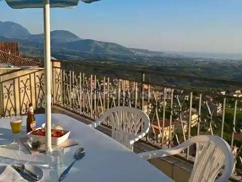 Palazzo - Edificio in vendita a Santa Domenica Talao