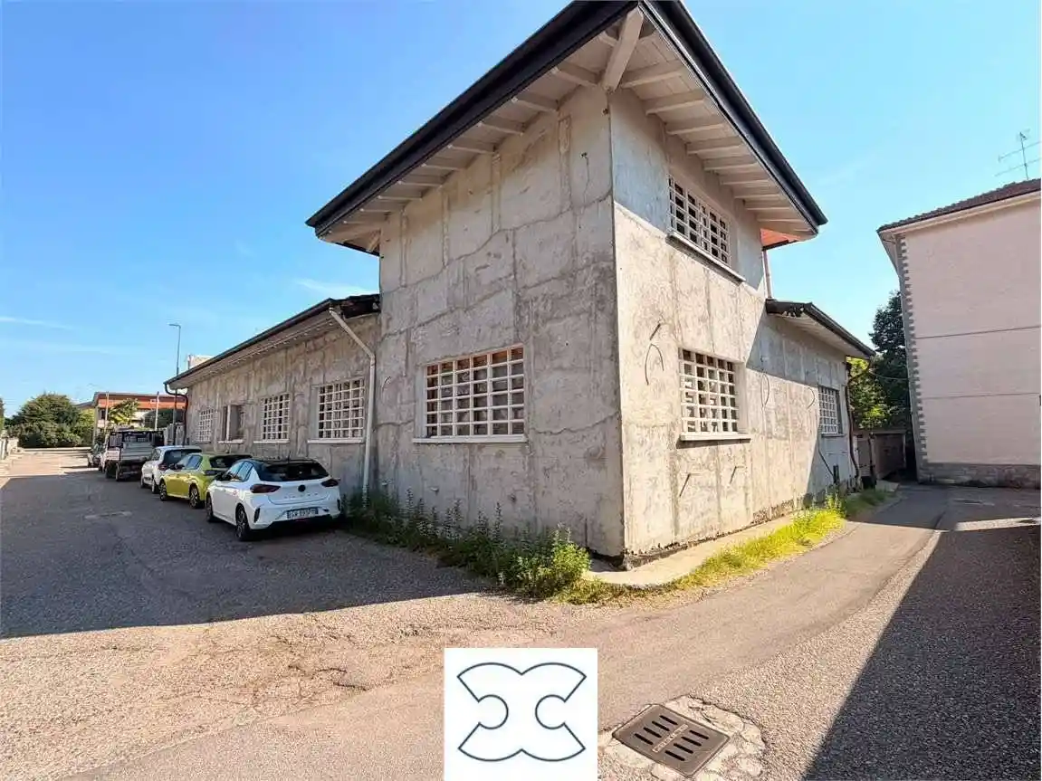 Palazzo - Edificio in vendita a Olgiate Olona