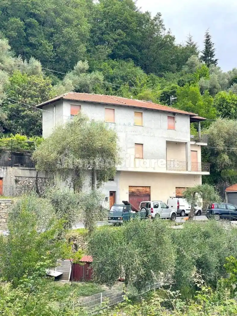 Casa indipendente in vendita a Borgomaro