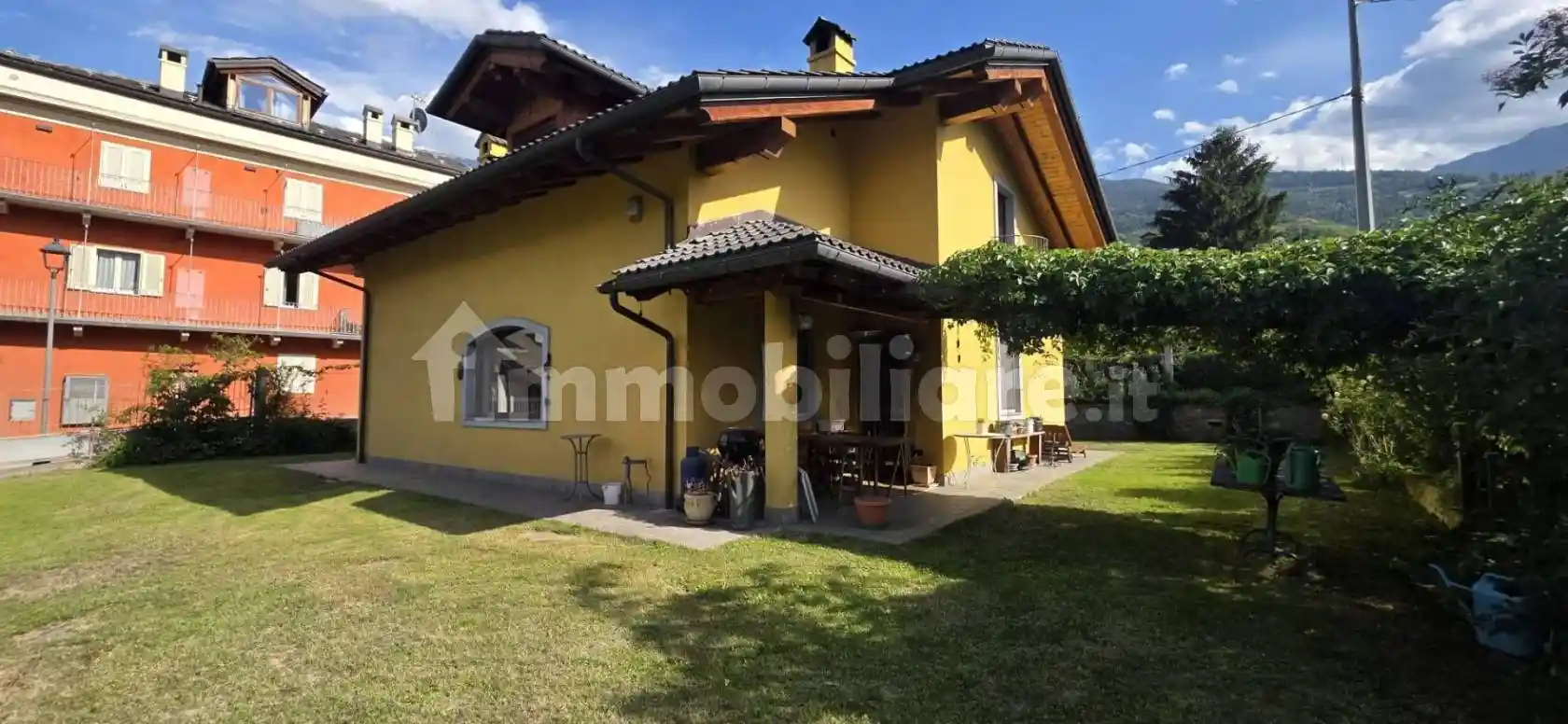 Villa in vendita a Charvensod