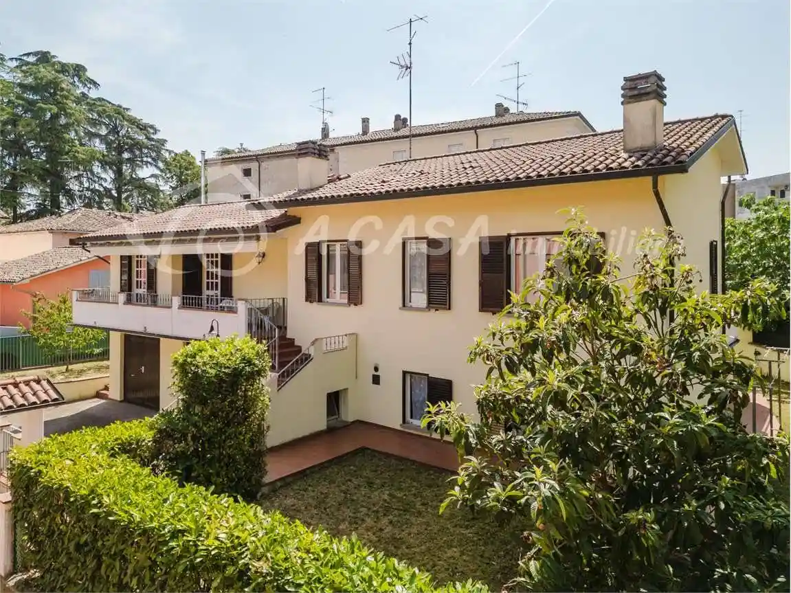 Villa in vendita a Felino