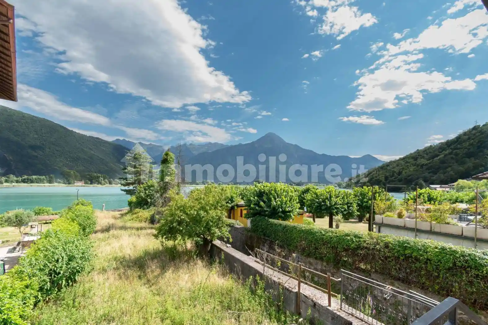 Villa in vendita a Sorico