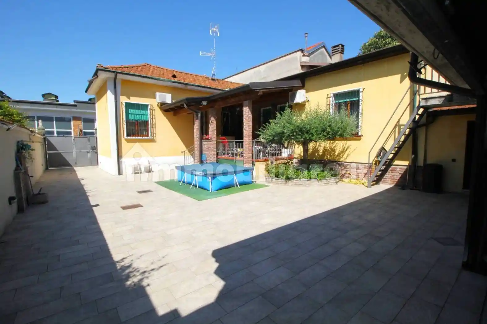 Villa in vendita a Legnano