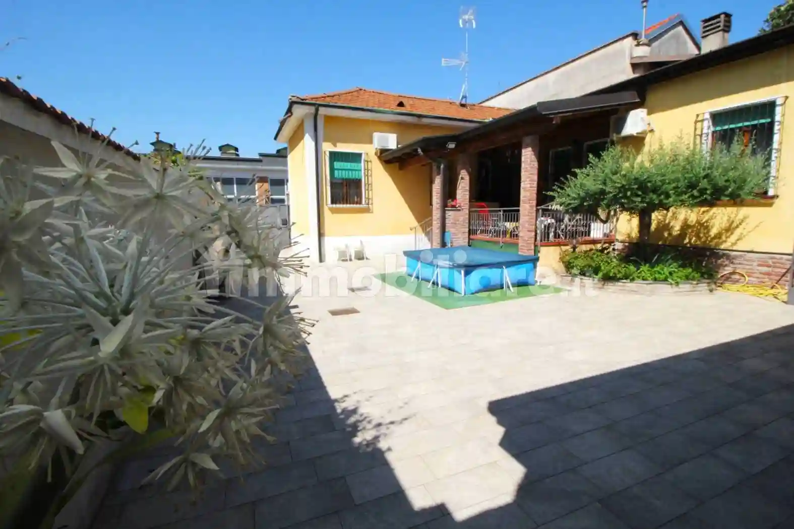 Villa - foto 2