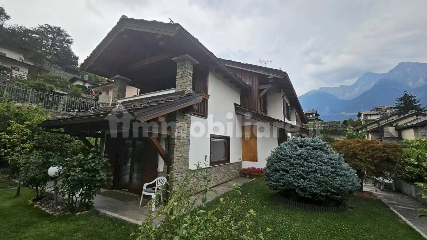 Villetta a schiera in vendita a Aosta