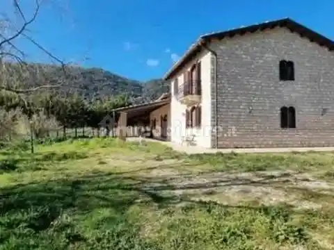 Rustico - Casale in vendita a Castronovo di Sicilia