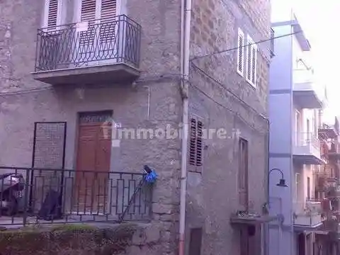 Villa in vendita a Alessandria della Rocca