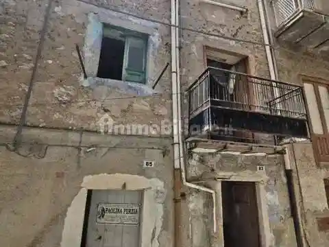 Villa in vendita a Alessandria della Rocca