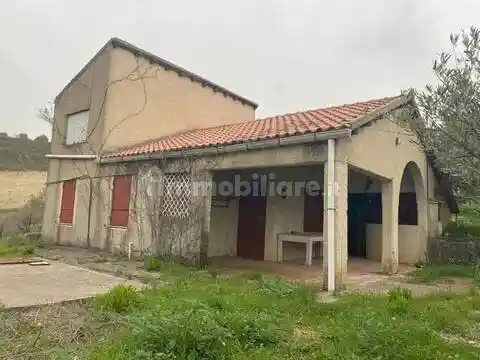 Villa in vendita a Alessandria della Rocca