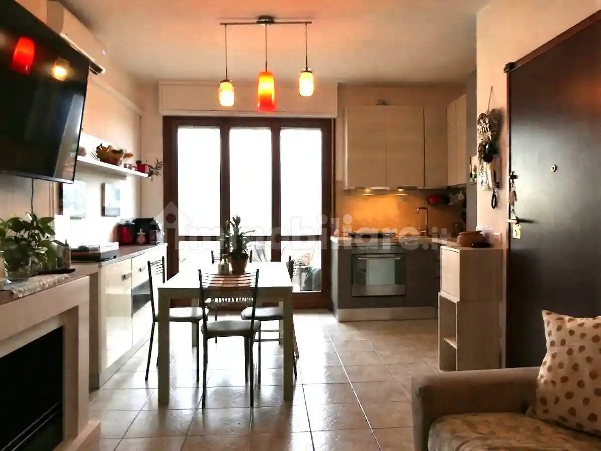 Appartamento in vendita a Capraia e Limite
