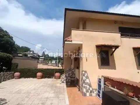 Villa in vendita a Lariano