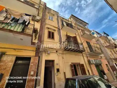 Palazzo - Edificio in vendita a Carini
